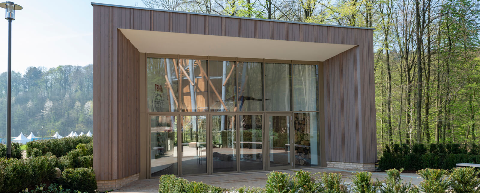 Osmo Natuurlijke Olie Beits versiert boomkroonpad